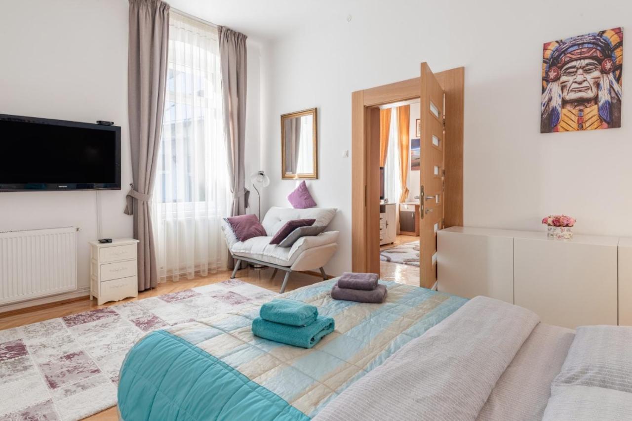 Brasov Centrul Vechi - 67Sqm - 2Min To Counsel Square Apartment Exterior photo