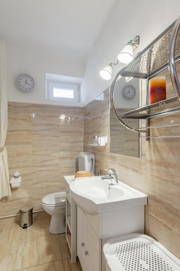 Brasov Centrul Vechi - 67Sqm - 2Min To Counsel Square Apartment Exterior photo