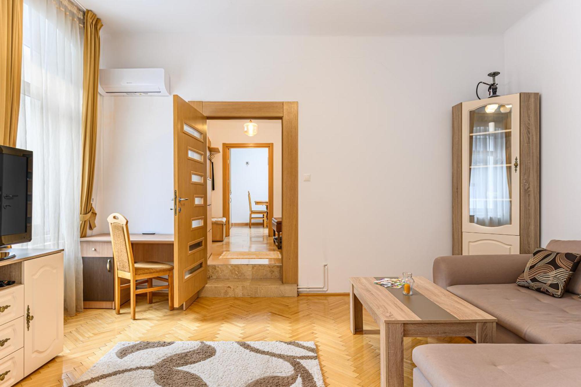 Brasov Centrul Vechi - 67Sqm - 2Min To Counsel Square Apartment Exterior photo