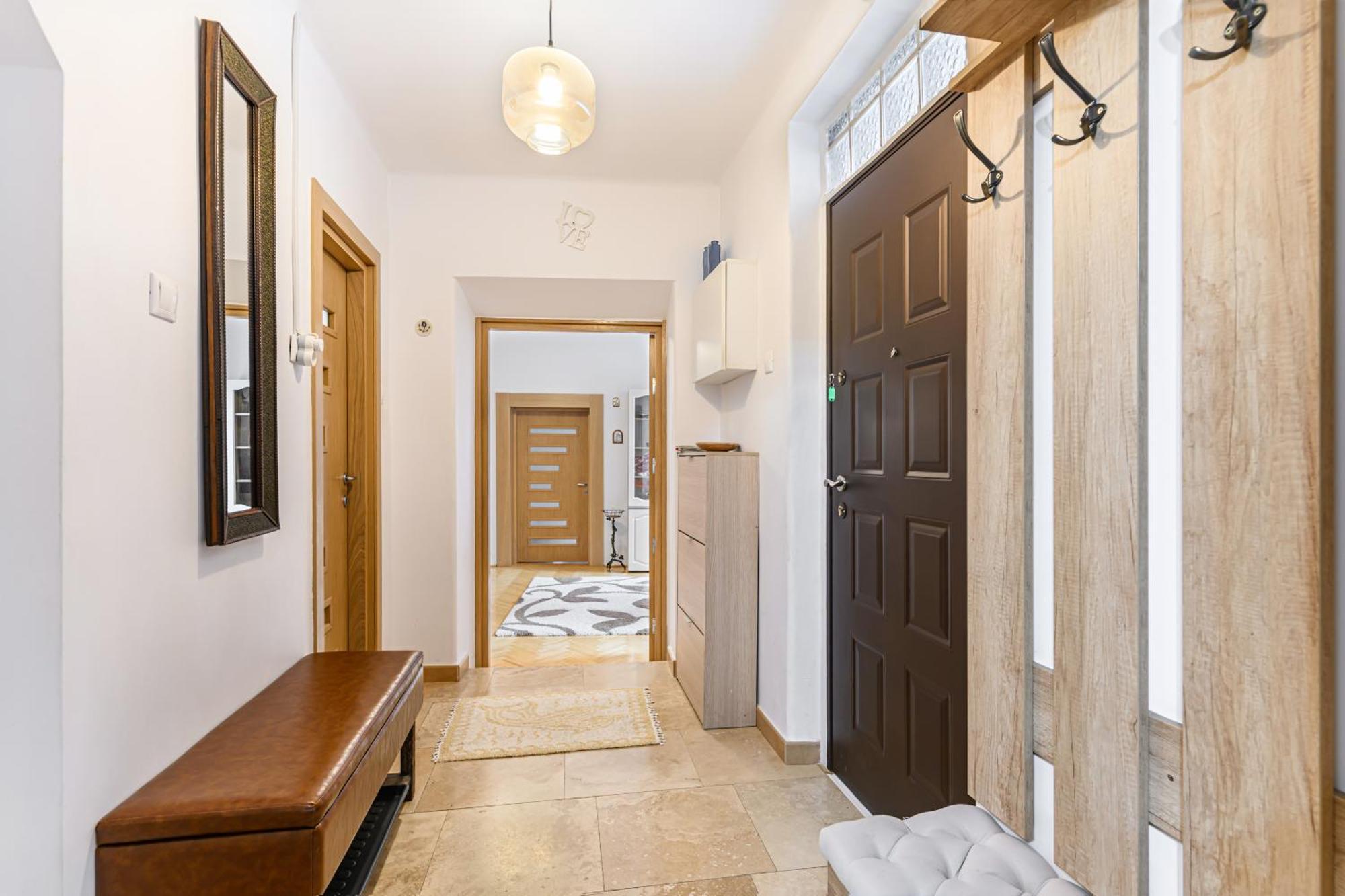 Brasov Centrul Vechi - 67Sqm - 2Min To Counsel Square Apartment Exterior photo