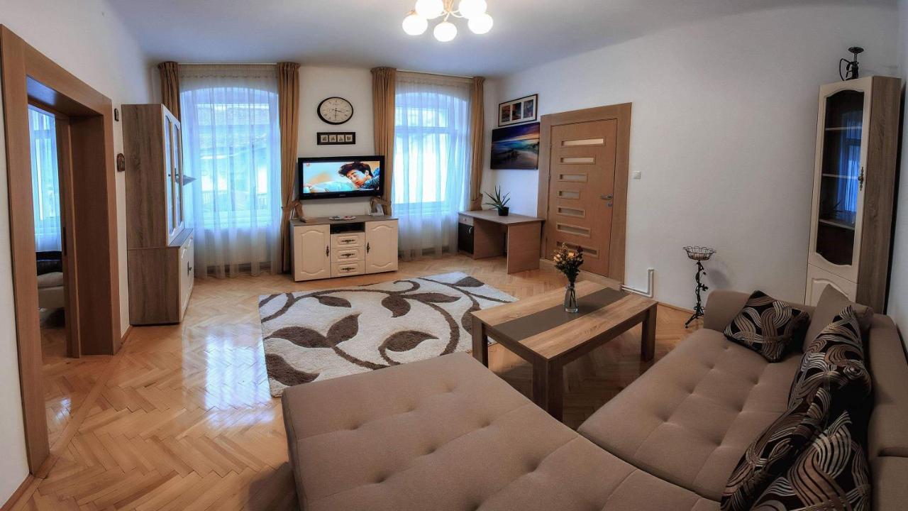 Brasov Centrul Vechi - 67Sqm - 2Min To Counsel Square Apartment Exterior photo